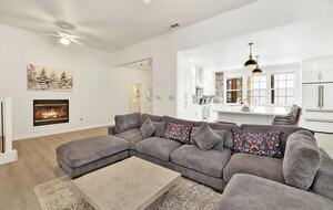 Large Alpine Retreat in Castle Glen Estates - Big Bear Lake, California