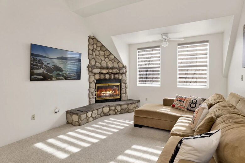 Large Alpine Retreat in Castle Glen Estates - Big Bear Lake, California