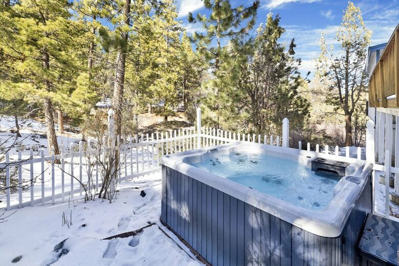 Large Alpine Retreat in Castle Glen Estates - Big Bear Lake, California
