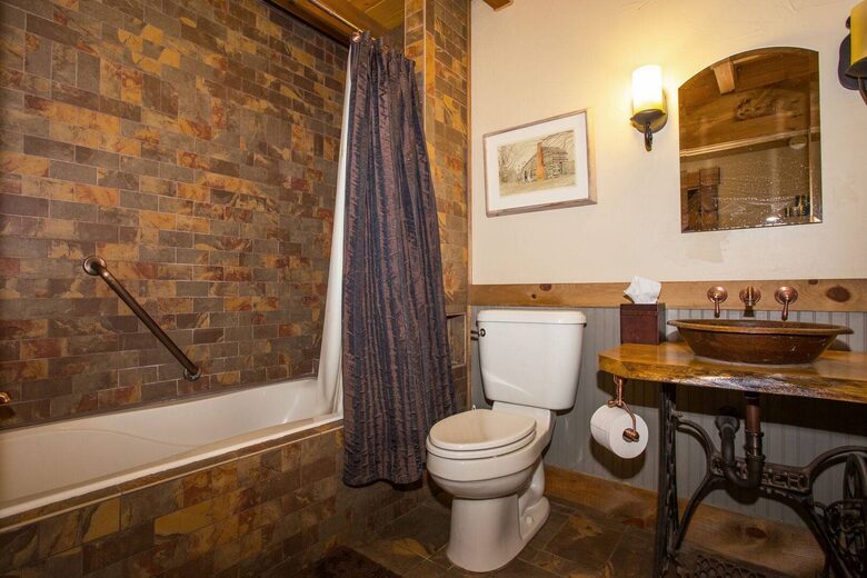 Guest bathroom on first floor