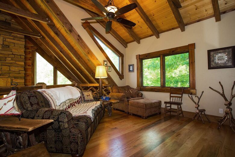 Second floor entertainment center