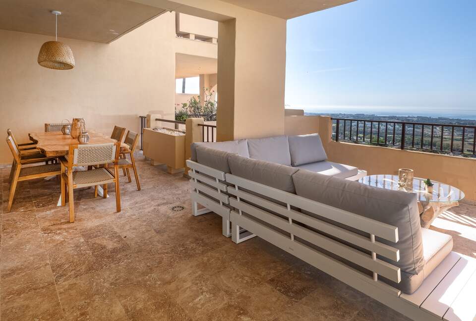Elegant Golf Side Apartment near Marbella - Benahavís, Spain