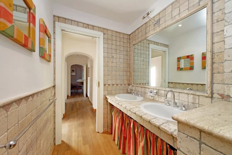 Sophisticated Roman Treasure in the Heart of Trastevere - Rome, Italy