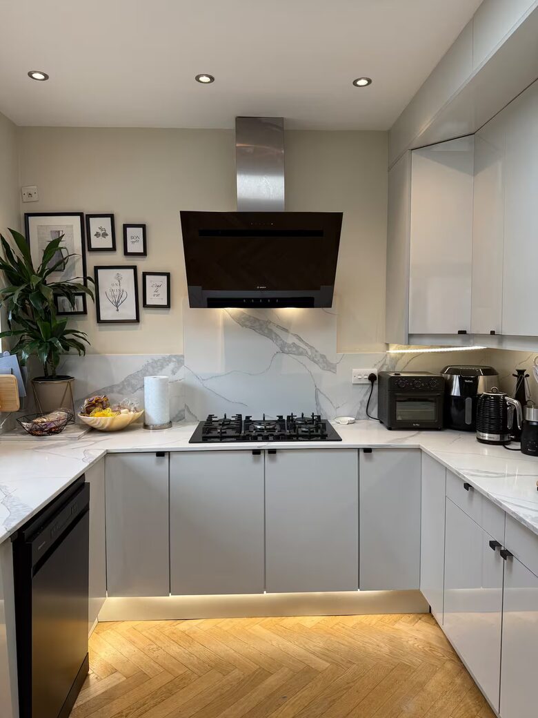 A Refined Home with Canal Access Near Wembley - Greenford, United Kingdom
