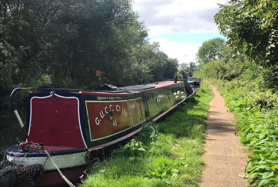 A Refined Home with Canal Access Near Wembley - Greenford, United Kingdom