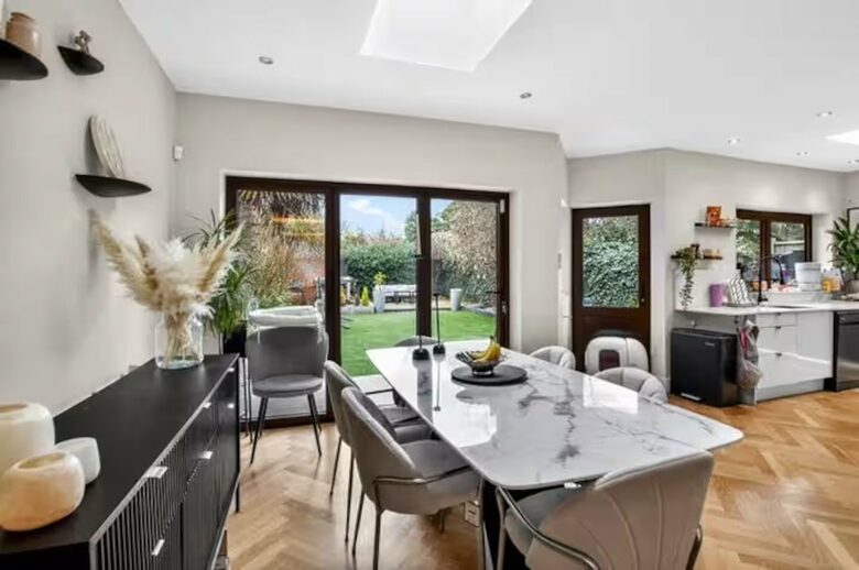 A Refined Home with Canal Access Near Wembley - Greenford, United Kingdom