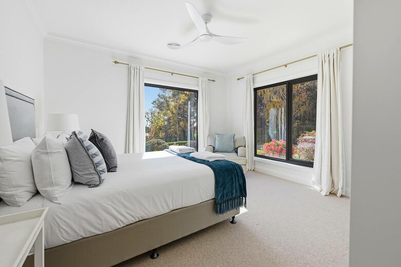 A Country House Above the Vines - Canobolas, Australia