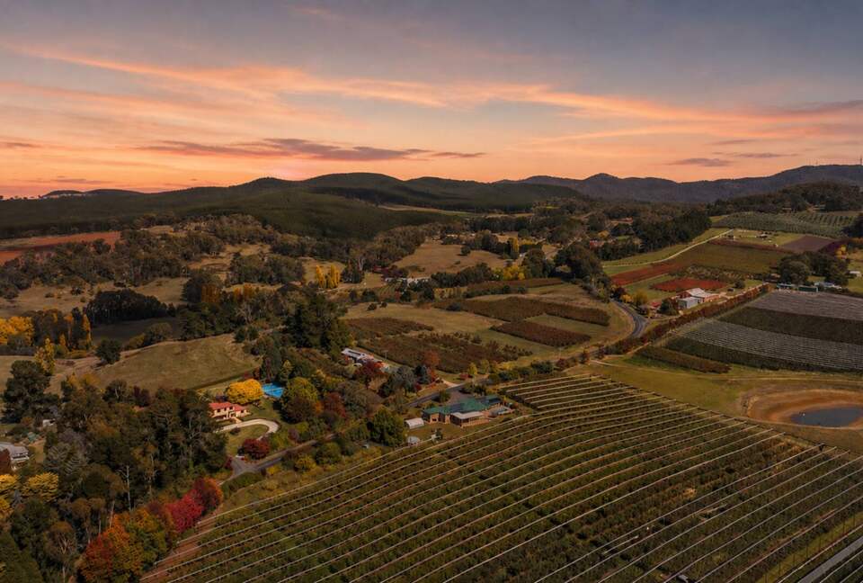 A Country House Above the Vines - Canobolas, Australia
