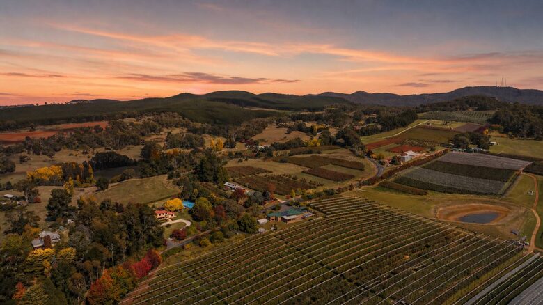 A Country House Above the Vines - Canobolas, Australia