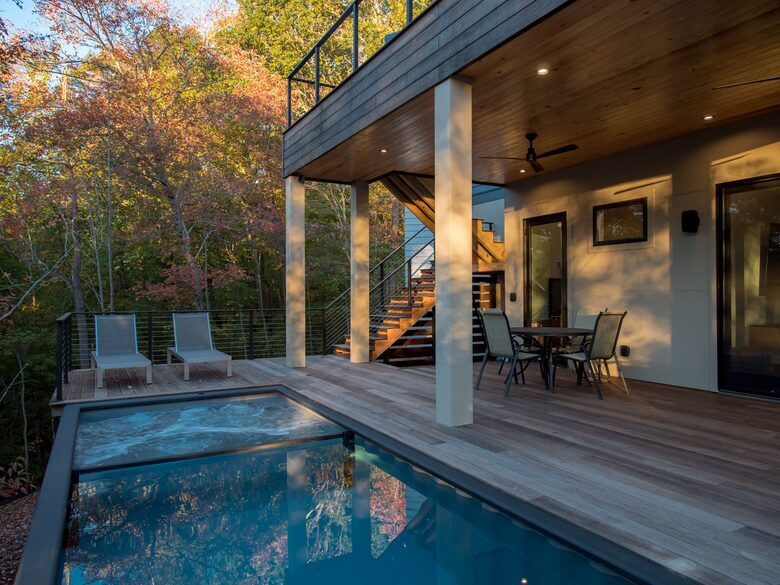 Pool, hot tub and ping pong table