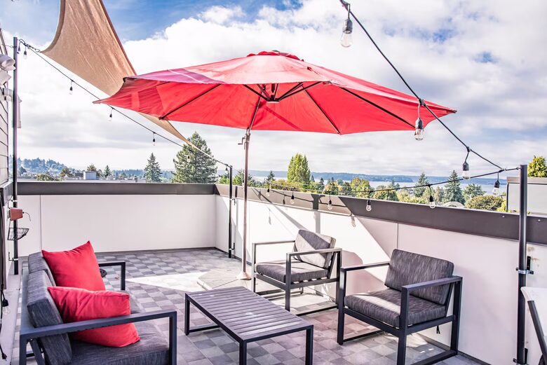 Modern West Seattle Townhome with Rooftop Views - Seattle, Washington