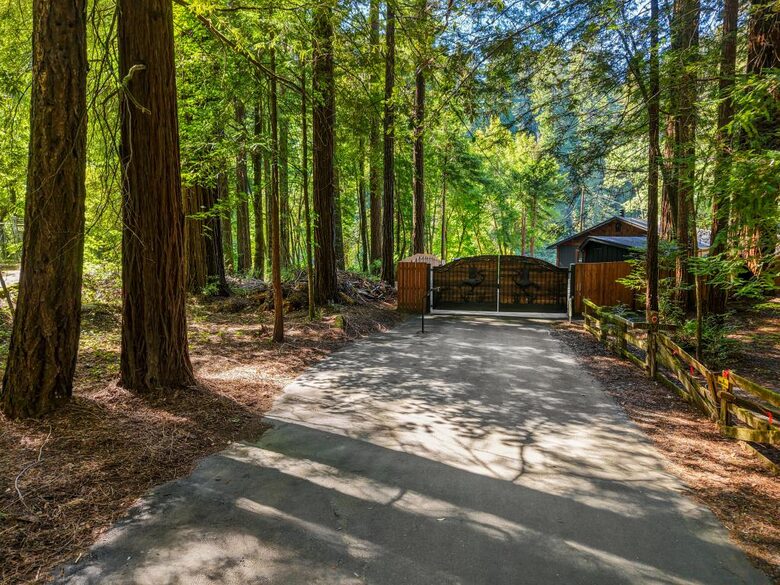 Private California Estate Along the Eel River - Redway, California