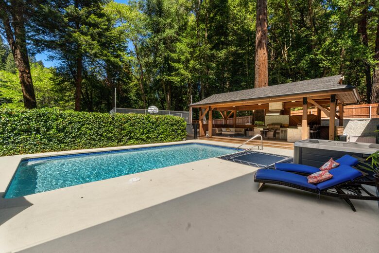 Private California Estate Along the Eel River - Redway, California