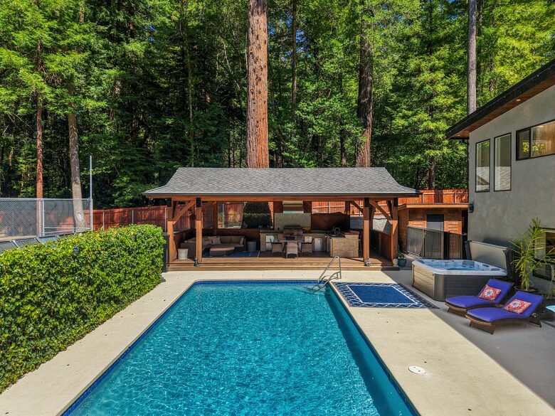 Private California Estate Along the Eel River - Redway, California