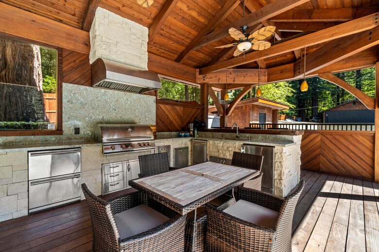 Private California Estate Along the Eel River - Redway, California