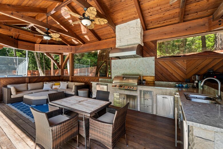 Private California Estate Along the Eel River - Redway, California
