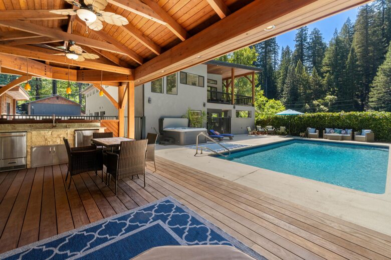 Private California Estate Along the Eel River - Redway, California