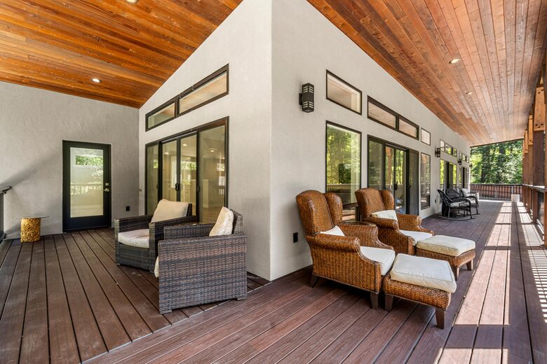 Private California Estate Along the Eel River - Redway, California