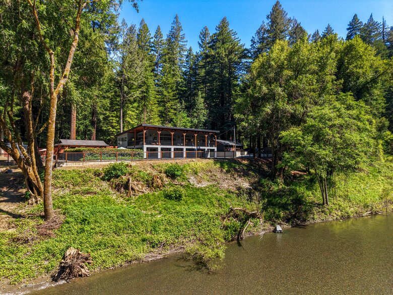 Private California Estate Along the Eel River - Redway, California