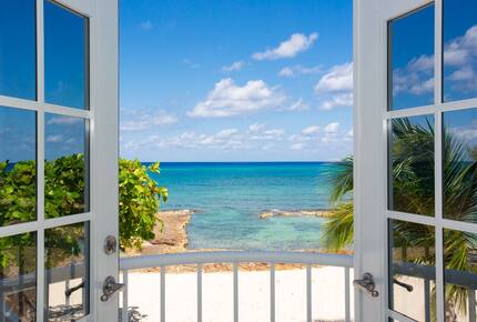 Grand Cayman Beachfront Stay with Ocean Views - George Town, Cayman Islands