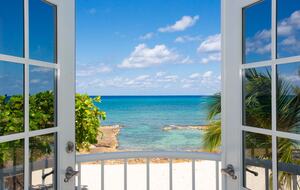 Grand Cayman Beachfront Stay with Ocean Views - George Town, Cayman Islands