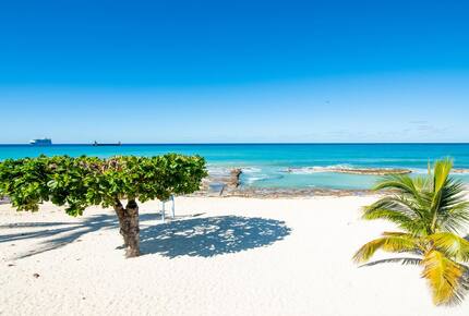 Grand Cayman Beachfront Stay with Ocean Views - George Town, Cayman Islands