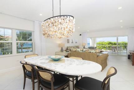 Grand Cayman Beachfront Stay with Ocean Views - George Town, Cayman Islands