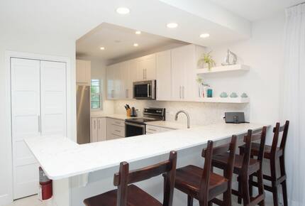 Grand Cayman Beachfront Stay with Ocean Views - George Town, Cayman Islands