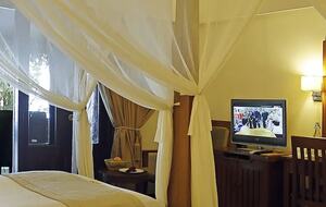 Medhufushi Island Resort- Water Villa - Meemu Atoll, Maldives