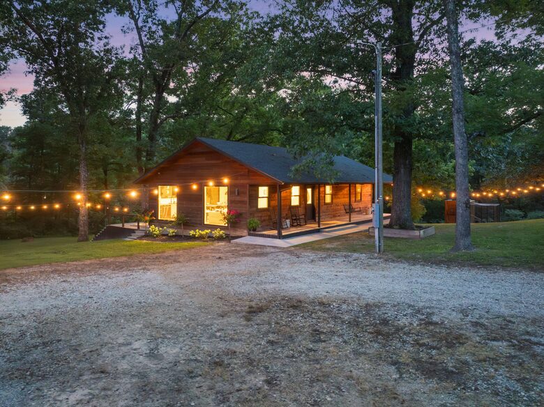 Contemporary Creekside Escape in Northwest Arkansas - Bentonville, Arkansas