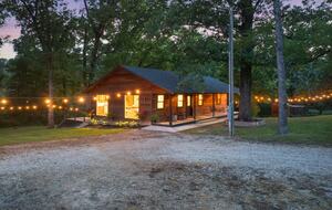 Contemporary Creekside Escape in Northwest Arkansas - Bentonville, Arkansas