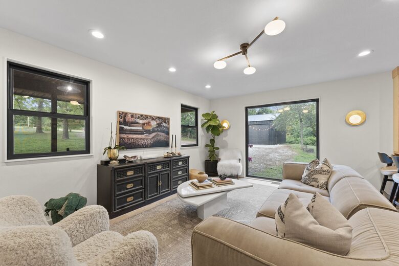 Contemporary Creekside Escape in Northwest Arkansas - Bentonville, Arkansas