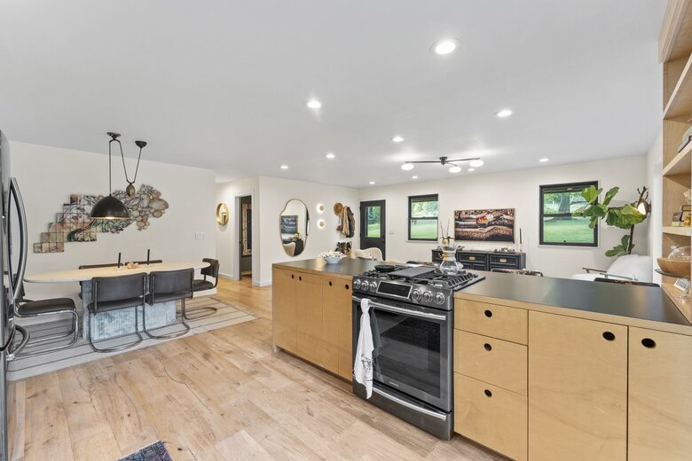 Contemporary Creekside Escape in Northwest Arkansas - Bentonville, Arkansas