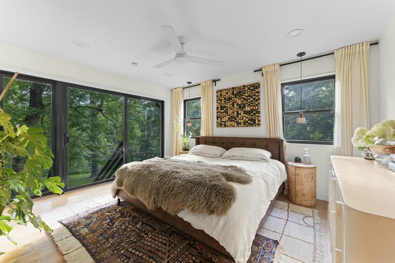 Contemporary Creekside Escape in Northwest Arkansas - Bentonville, Arkansas