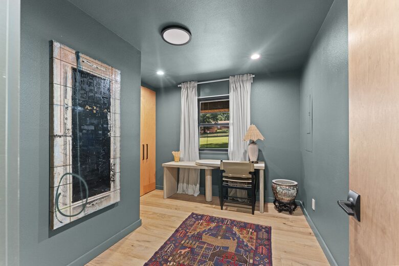 Contemporary Creekside Escape in Northwest Arkansas - Bentonville, Arkansas