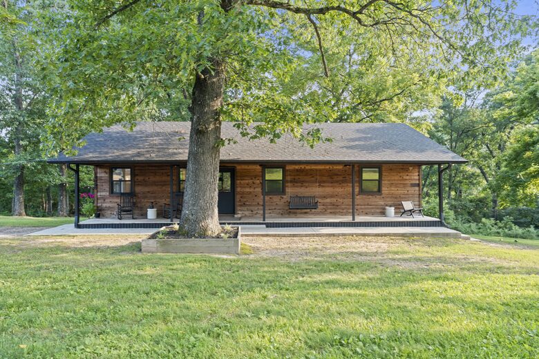 Contemporary Creekside Escape in Northwest Arkansas - Bentonville, Arkansas
