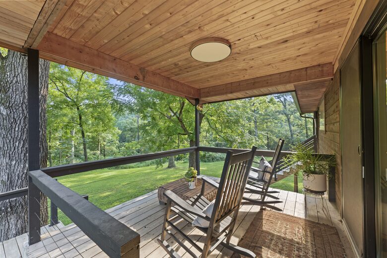 Contemporary Creekside Escape in Northwest Arkansas - Bentonville, Arkansas