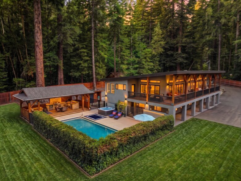 Private California Estate Along the Eel River - Redway, California