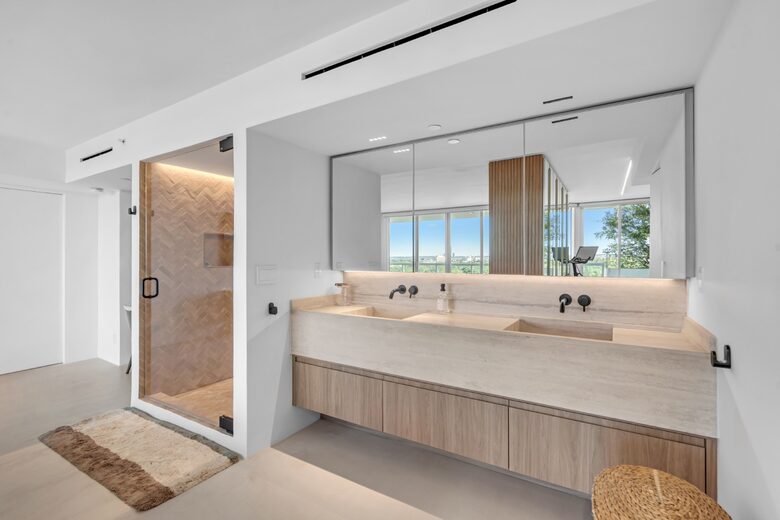 Designer Miami Beach Apartment with Skyline Views - Miami Beach, Florida