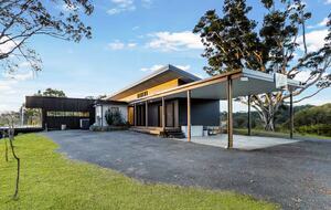 Luxury Off-Grid Hinterland Retreat - Fernvale, Australia
