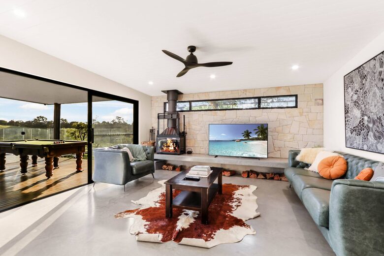 Luxury Off-Grid Hinterland Retreat - Fernvale, Australia
