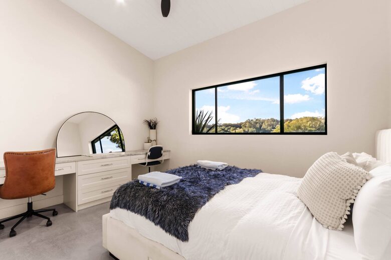 Luxury Off-Grid Hinterland Retreat - Fernvale, Australia