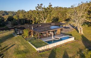 Luxury Off-Grid Hinterland Retreat - Fernvale, Australia