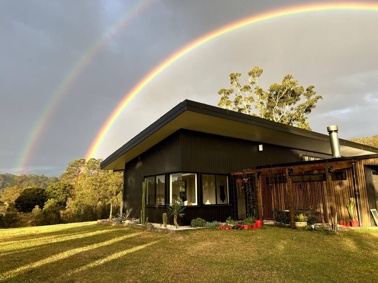 Luxury Off-Grid Hinterland Retreat - Fernvale, Australia