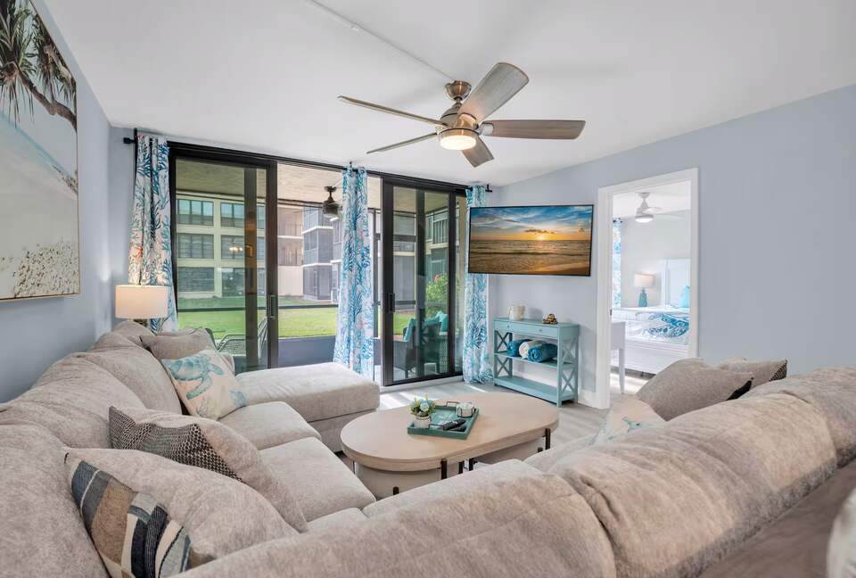 Waterfront Condo with Lanai and Beach Access - Indian Shores, Florida