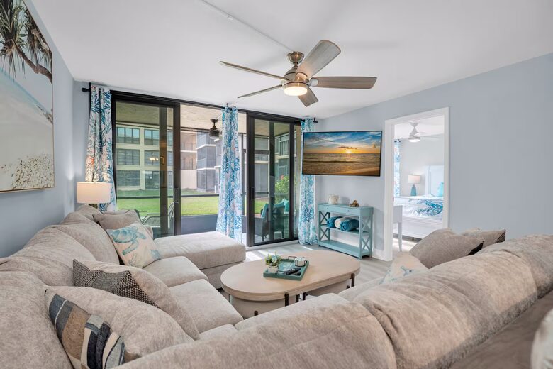 Waterfront Condo with Lanai and Beach Access - Indian Shores, Florida