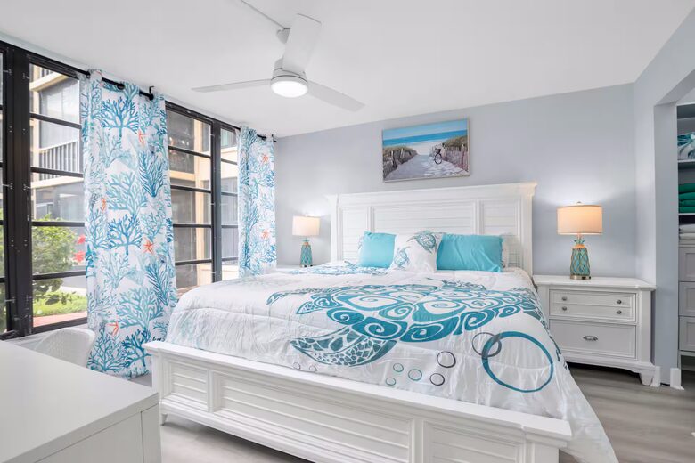 Waterfront Condo with Lanai and Beach Access - Indian Shores, Florida