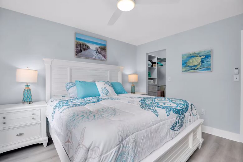 Waterfront Condo with Lanai and Beach Access - Indian Shores, Florida