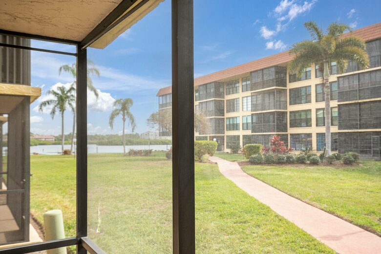 Waterfront Condo with Lanai and Beach Access - Indian Shores, Florida