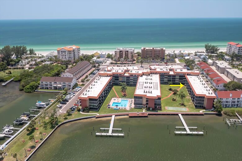 Waterfront Condo with Lanai and Beach Access - Indian Shores, Florida